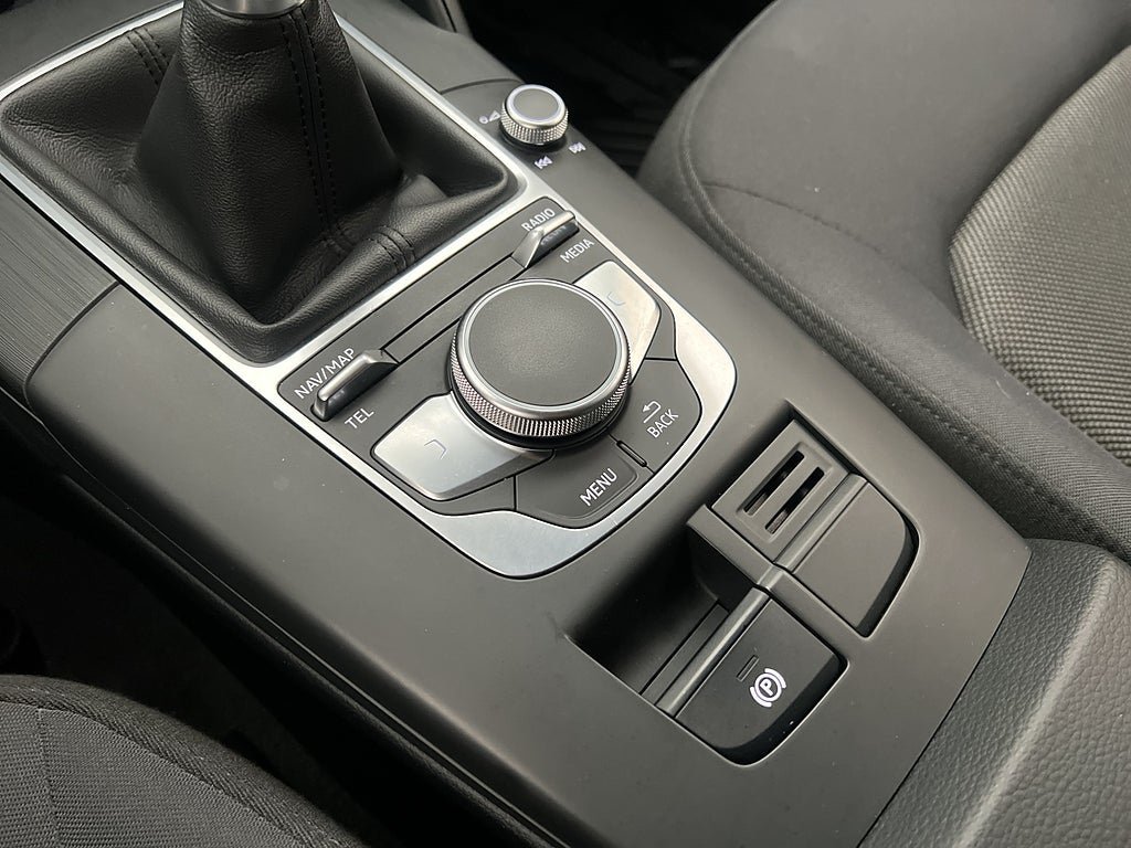 Vehicle Image 19