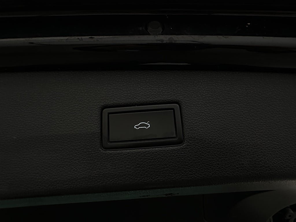 Vehicle Image 28