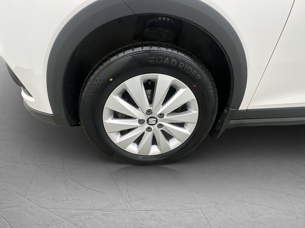 Vehicle Image 25