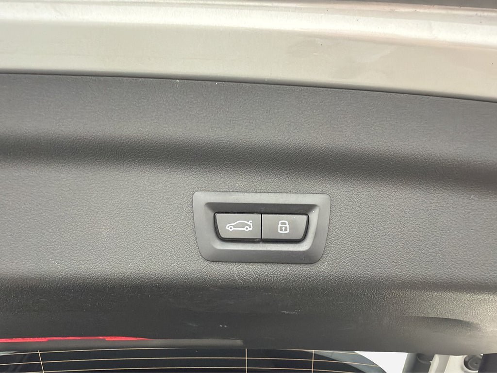 Vehicle Image 28