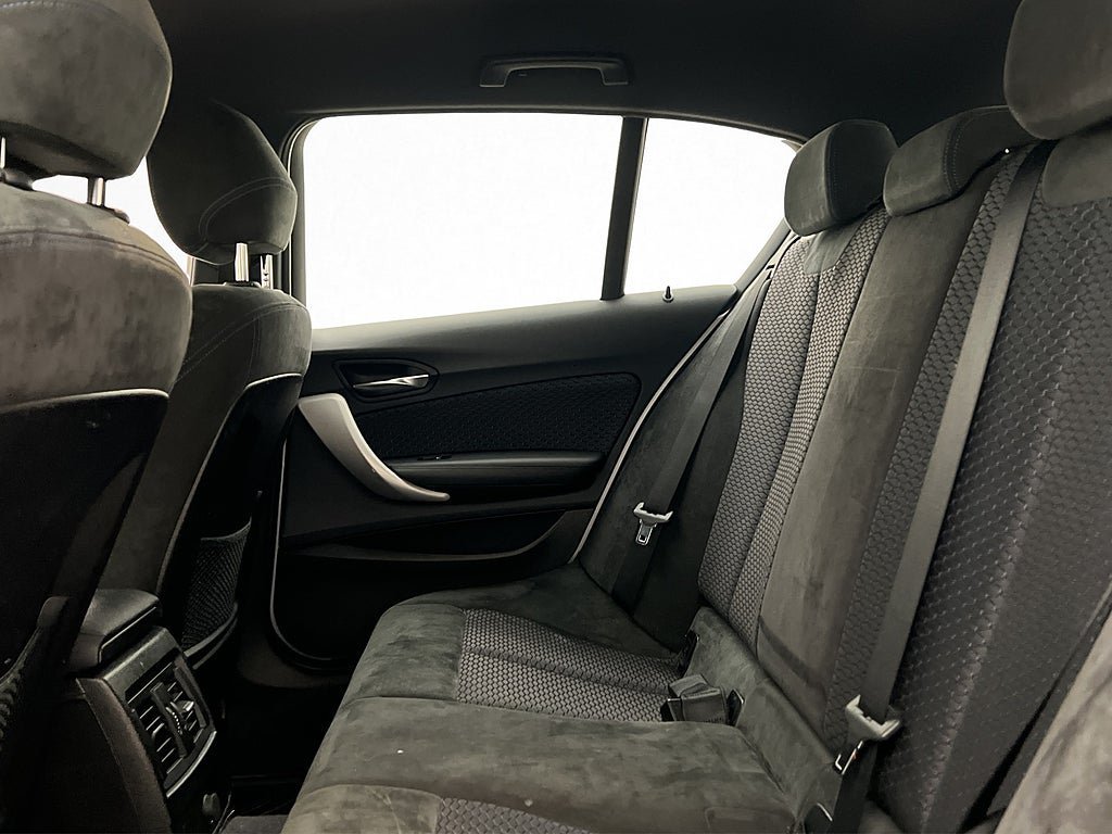 Vehicle Image 27