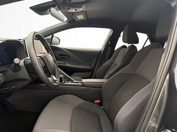 Vehicle Image 12