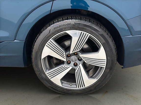 Vehicle Image 38