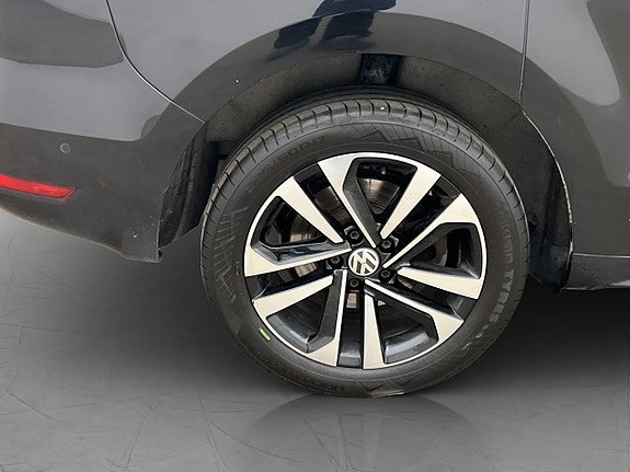 Vehicle Image 33