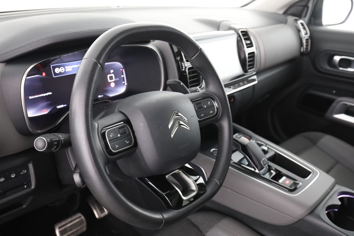 Vehicle Image 12