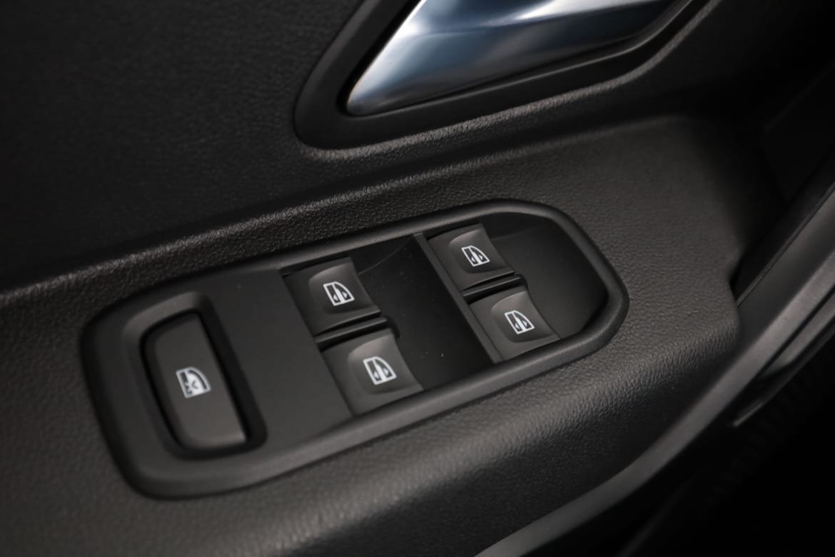 Vehicle Image 32