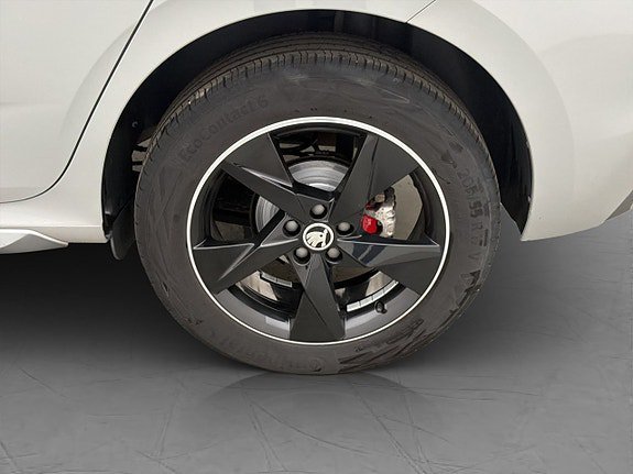 Vehicle Image 24