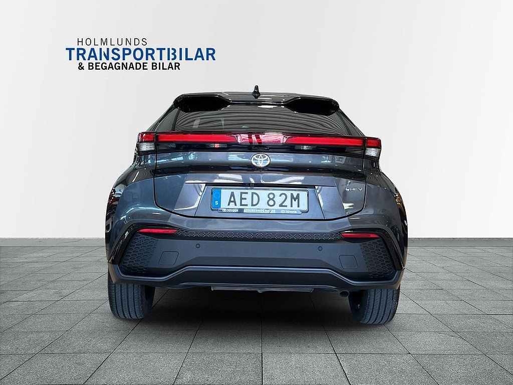 Vehicle Image 4