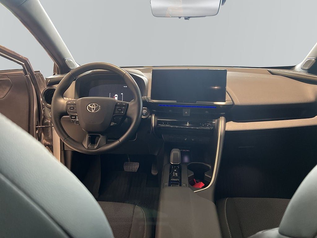 Vehicle Image 8