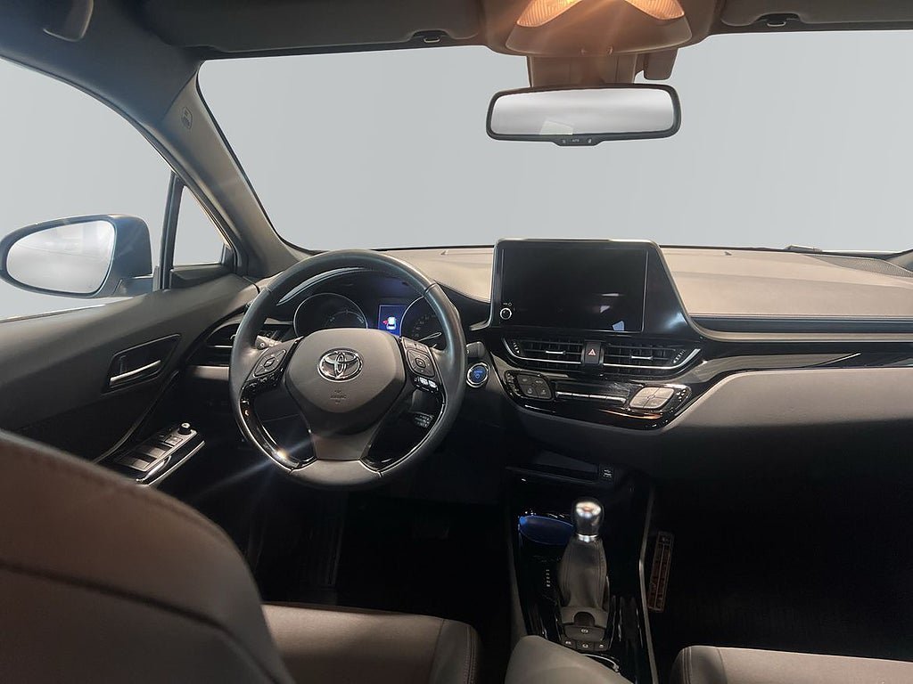 Vehicle Image 8