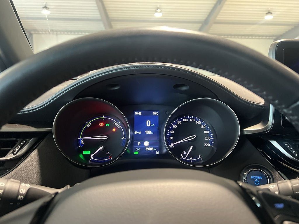 Vehicle Image 14