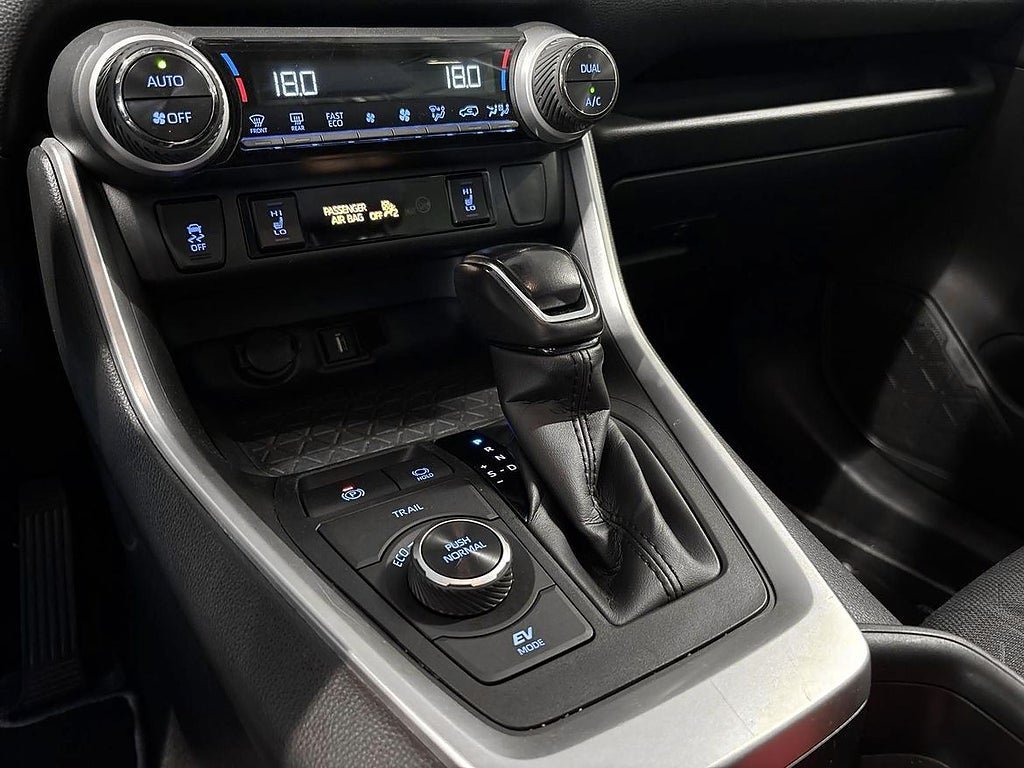 Vehicle Image 18