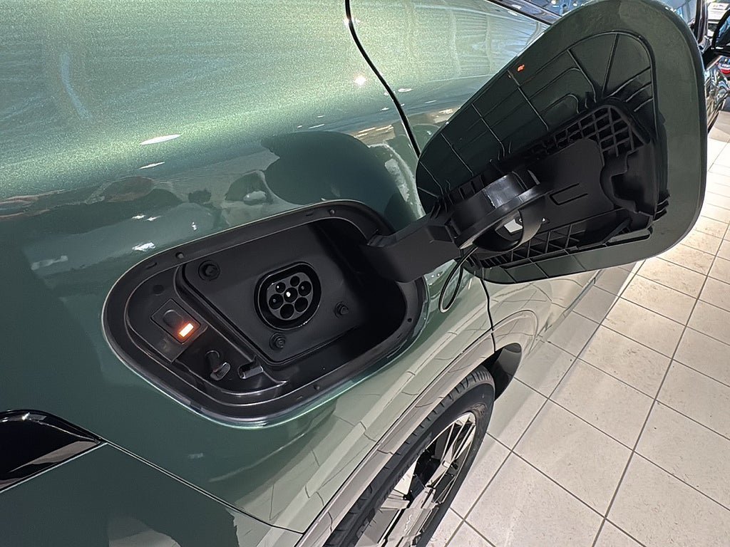 Vehicle Image 24