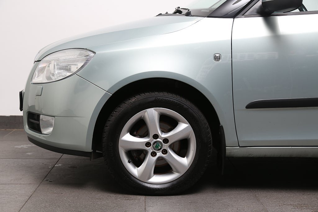 Vehicle Image 8