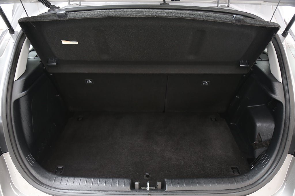 Vehicle Image 23