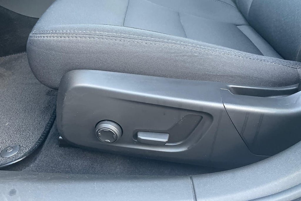 Vehicle Image 22