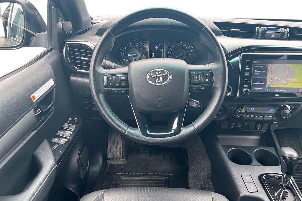 Vehicle Image 11