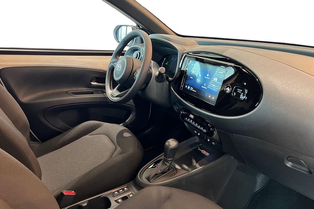 Vehicle Image 7