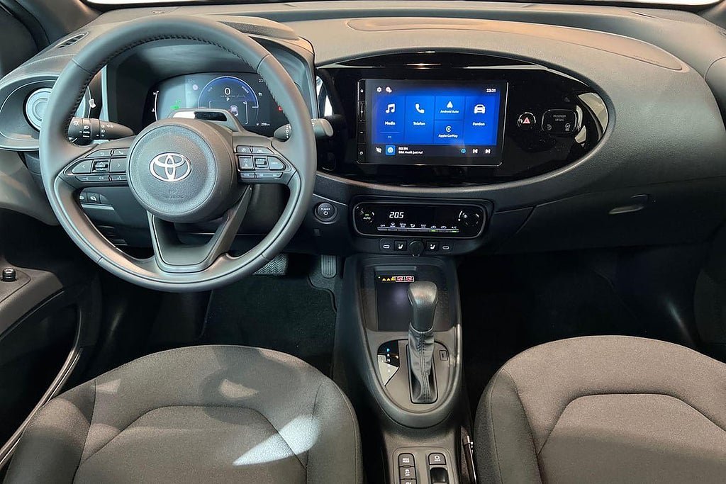 Vehicle Image 10