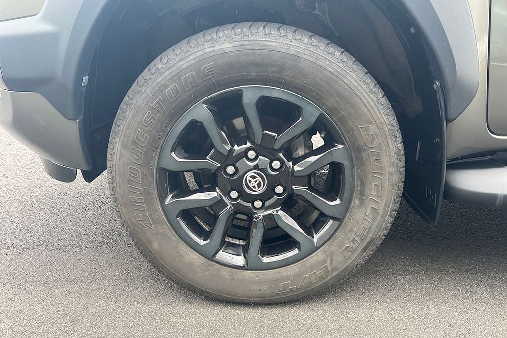 Vehicle Image 17