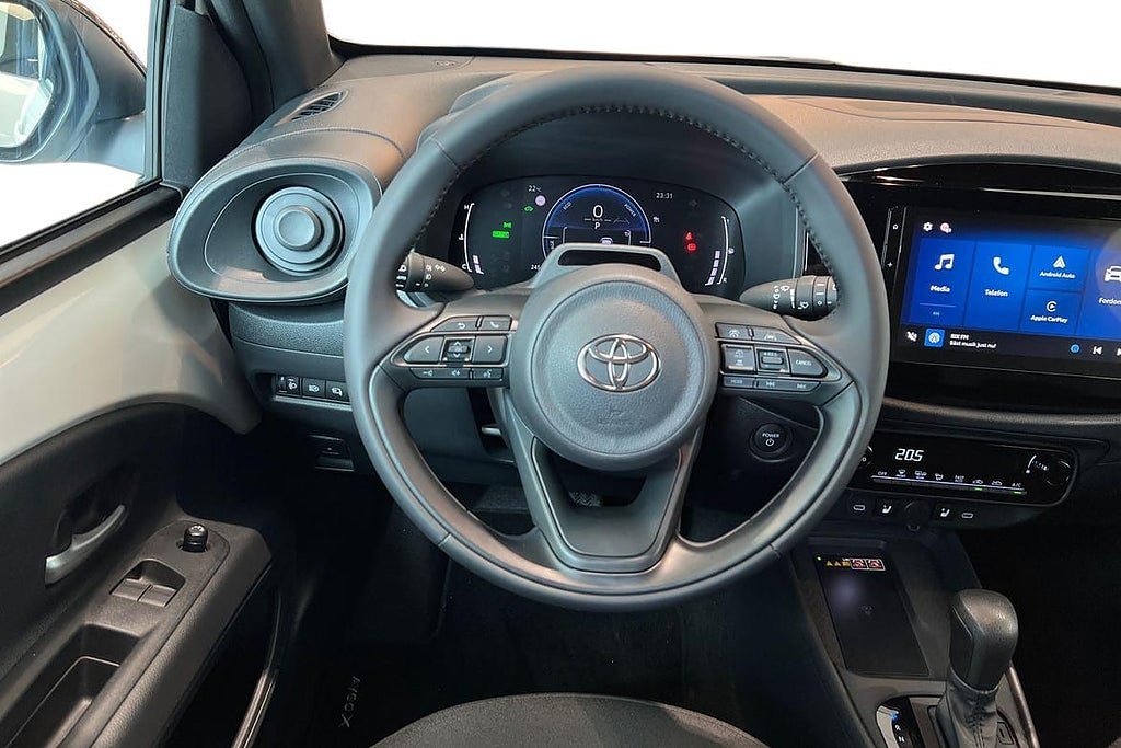 Vehicle Image 11