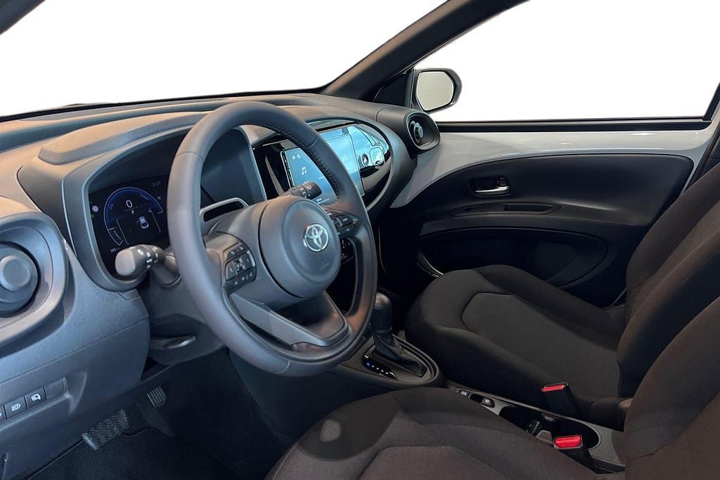 Vehicle Image 14