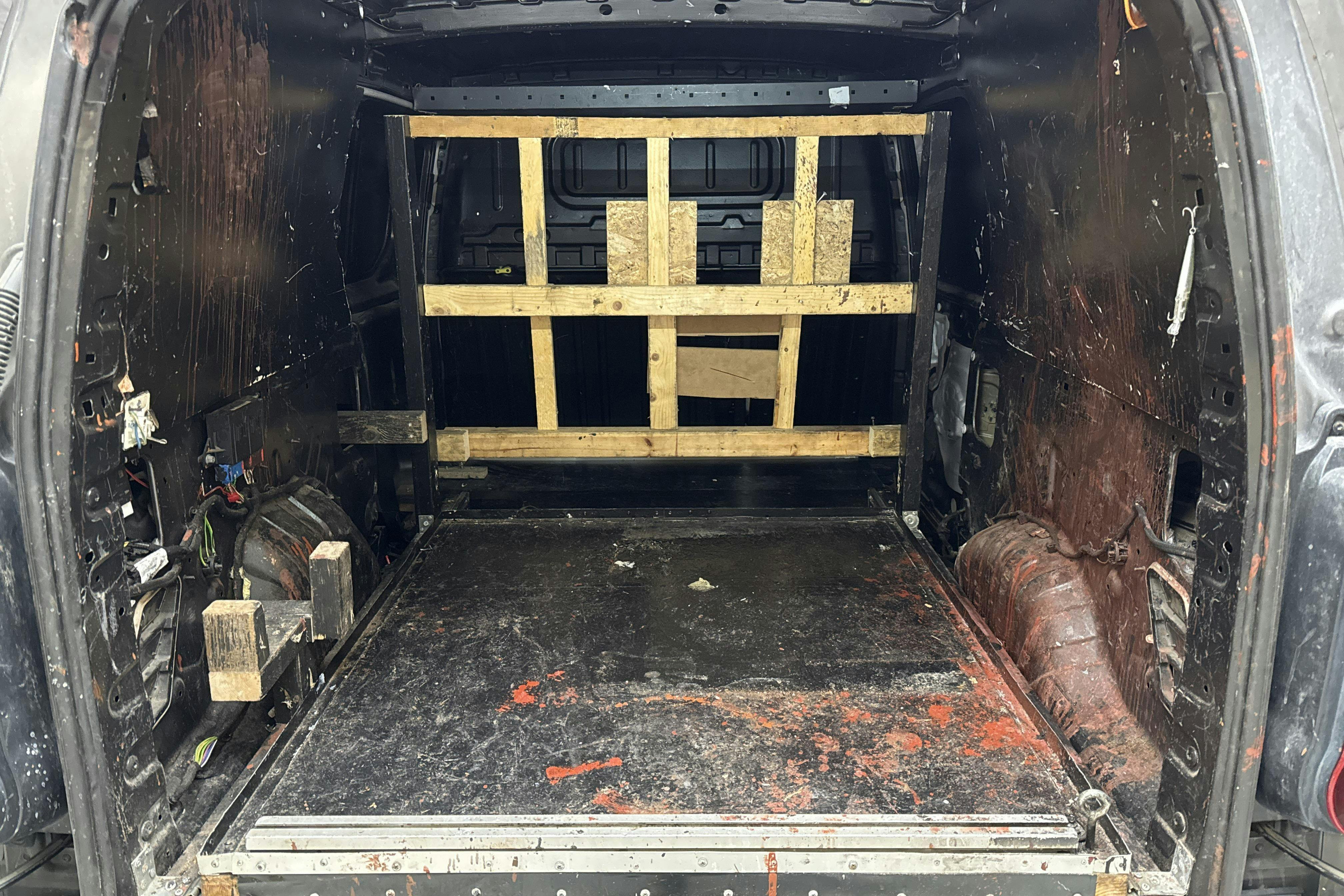 Vehicle Image 8