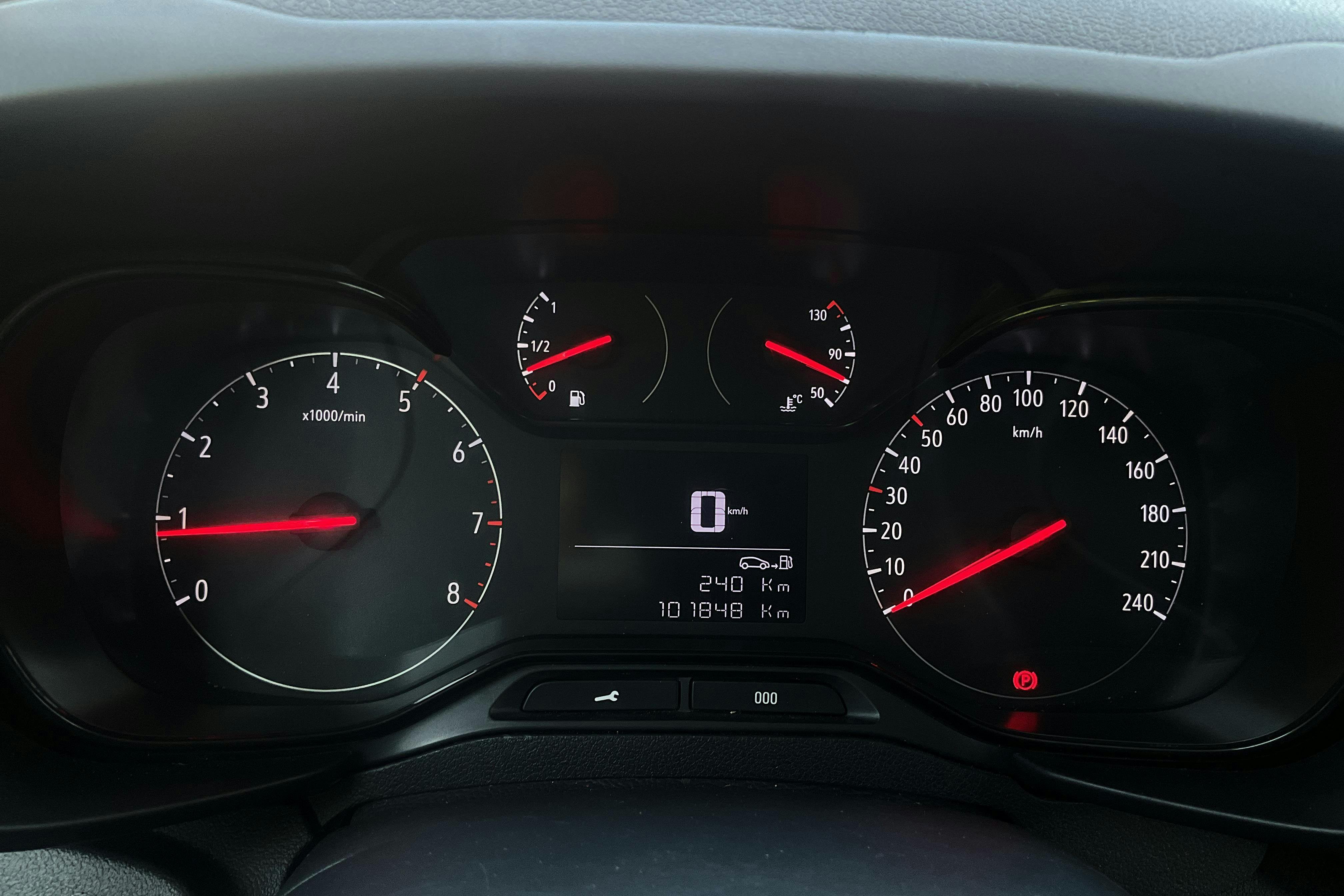 Vehicle Image 9