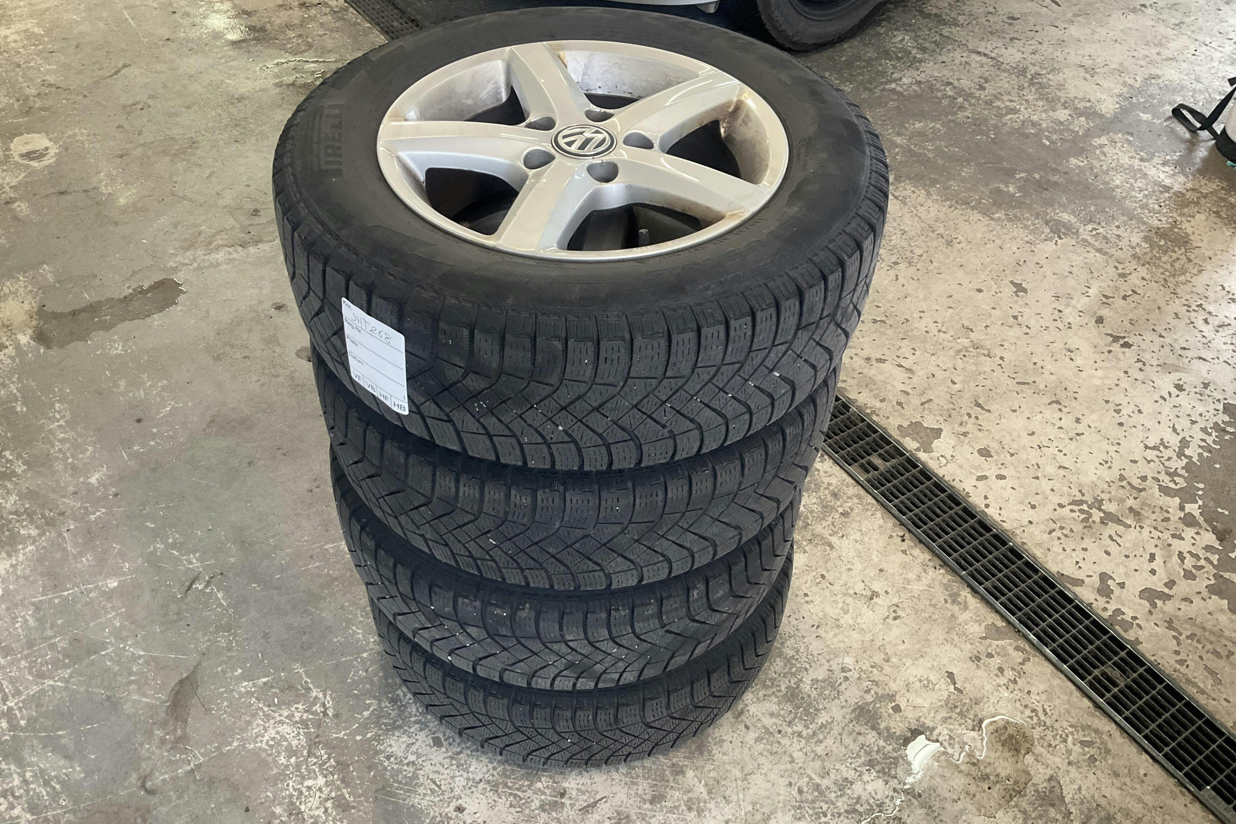 Vehicle Image 11