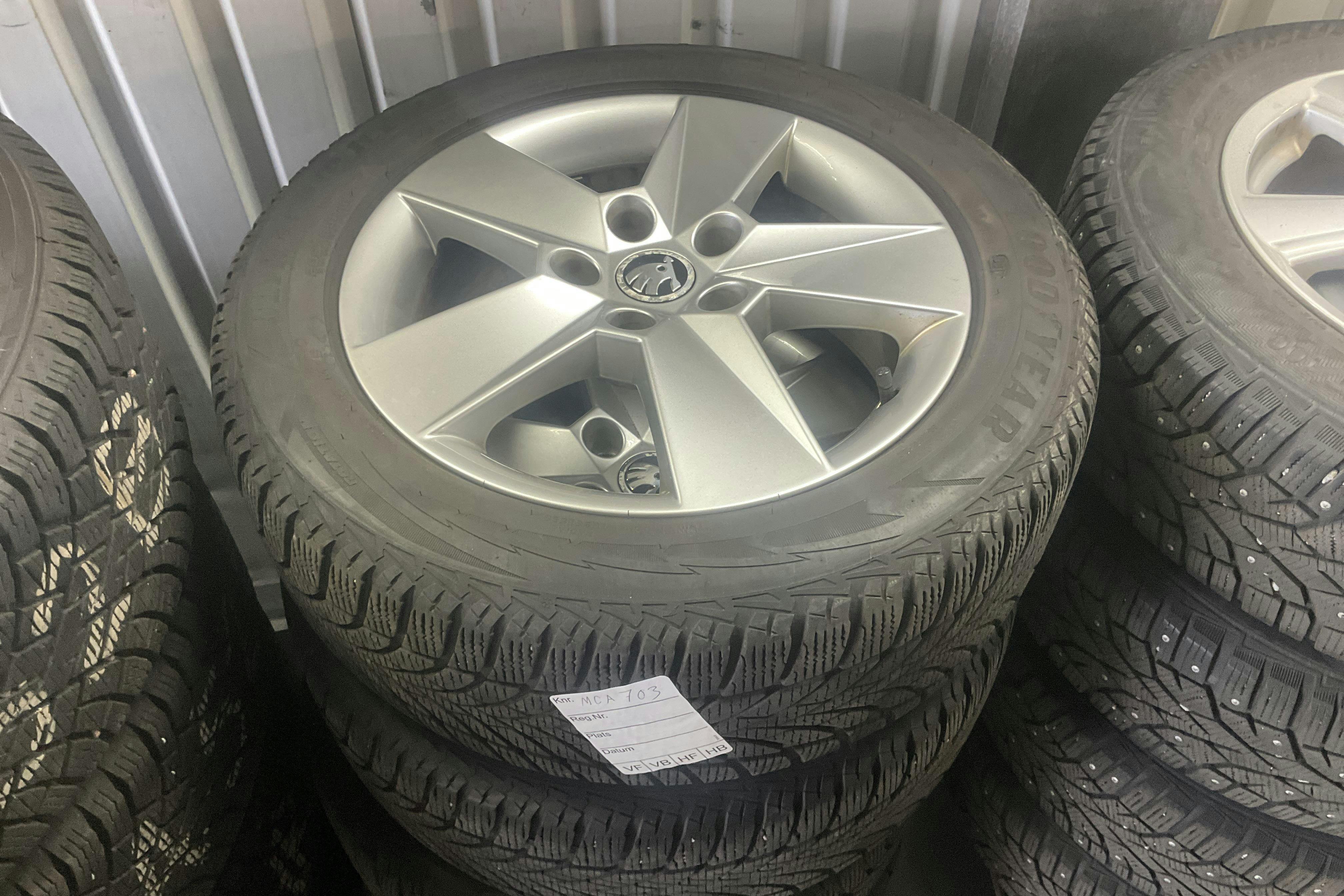 Vehicle Image 12