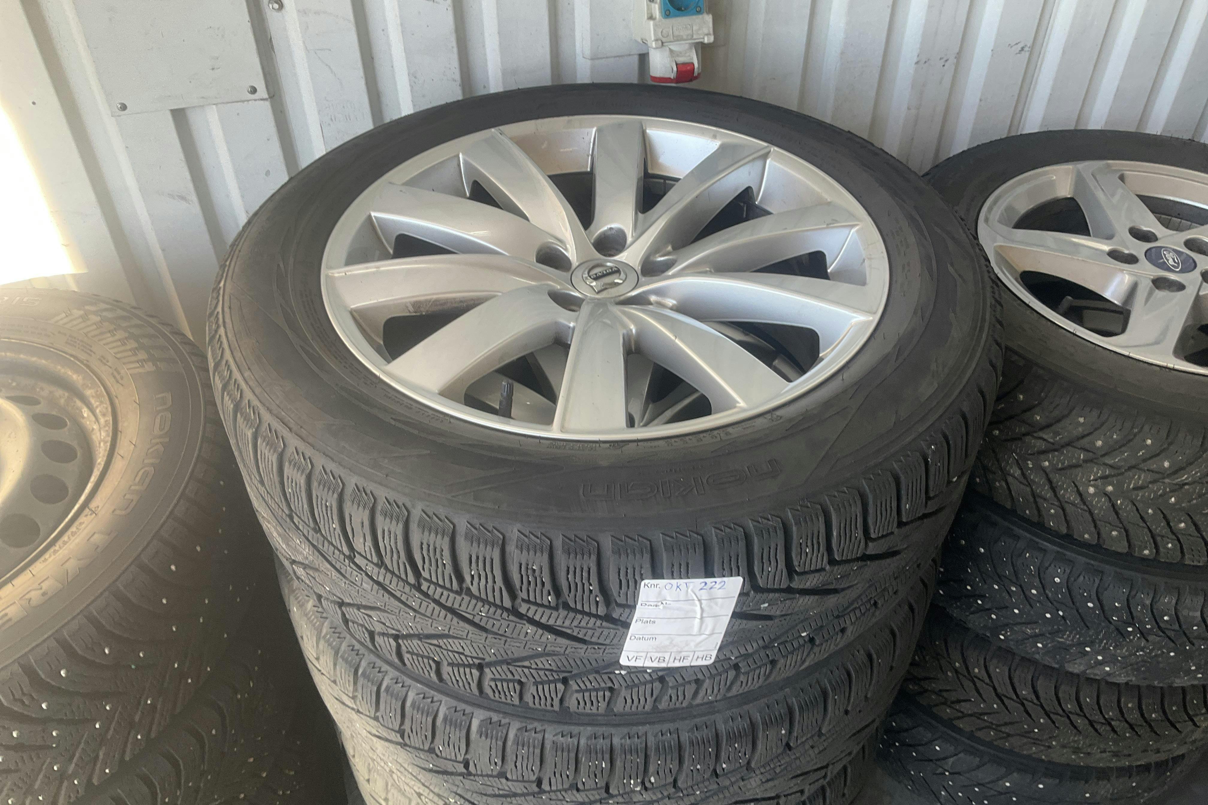 Vehicle Image 16