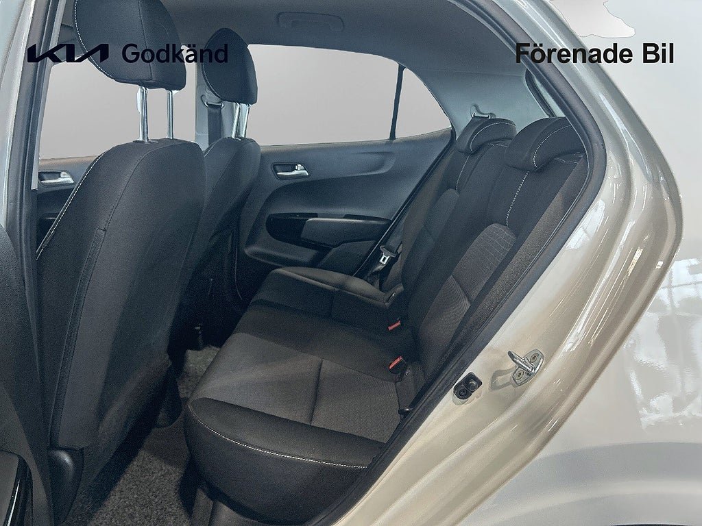 Vehicle Image 14
