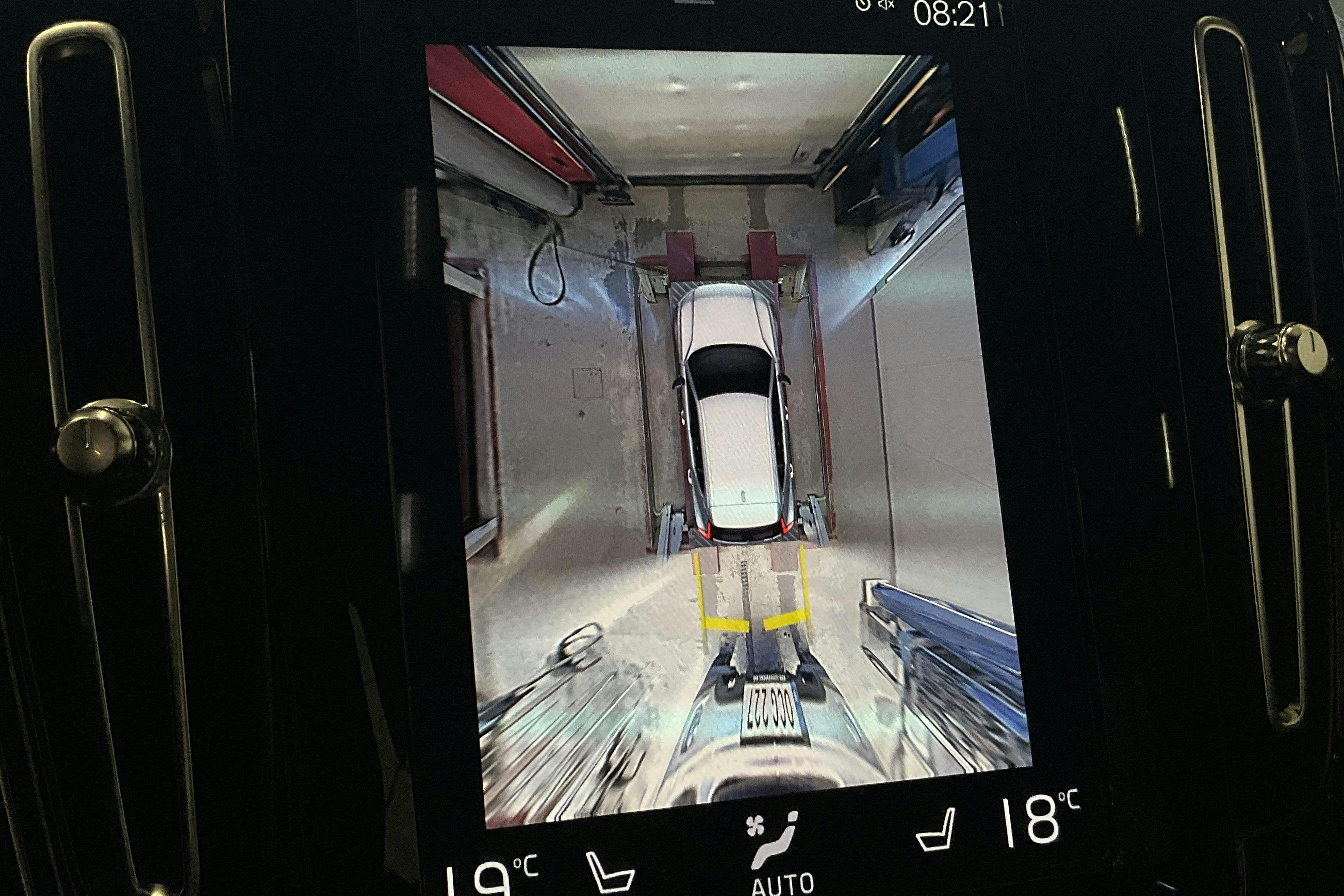 Vehicle Image 12