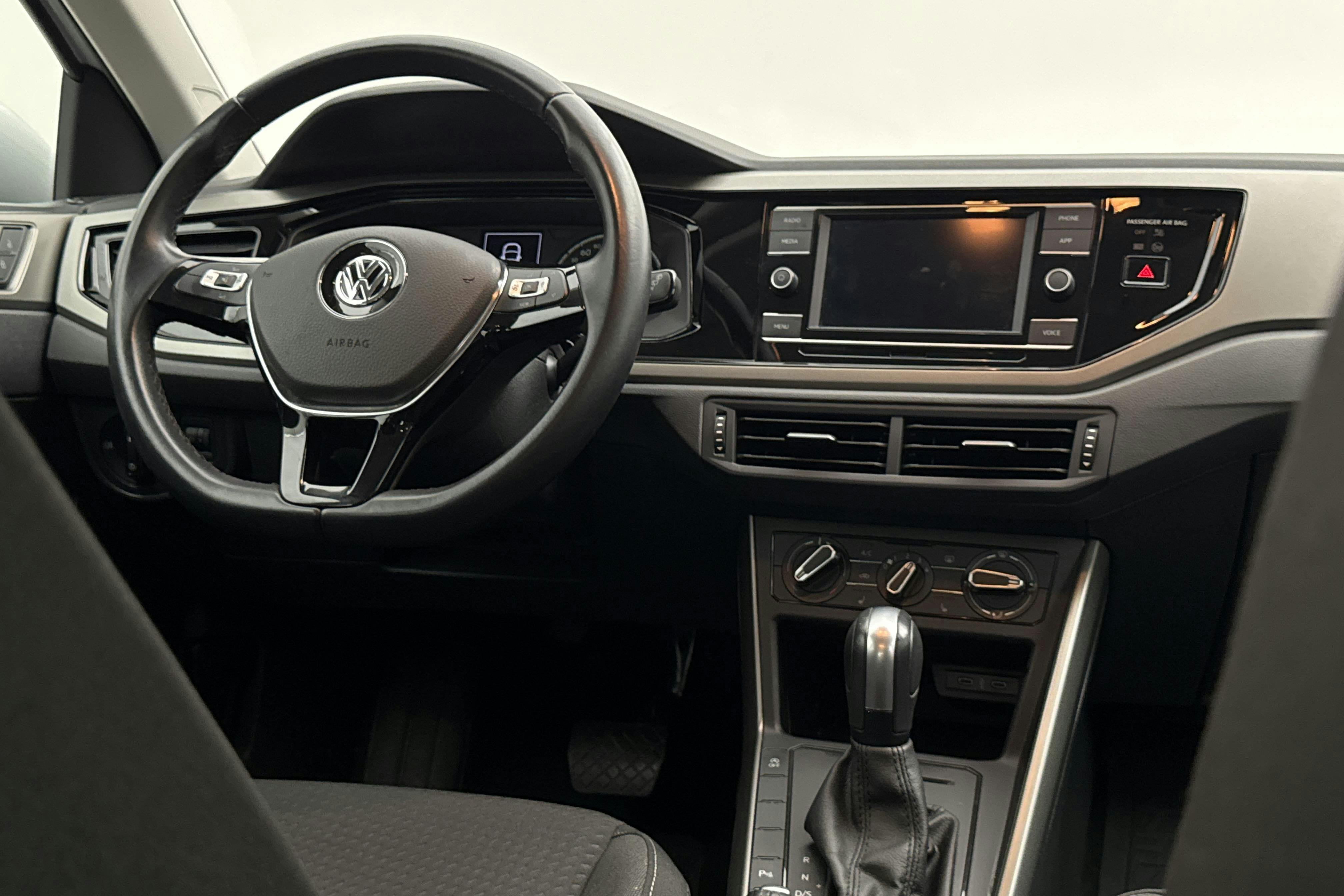 Vehicle Image 12