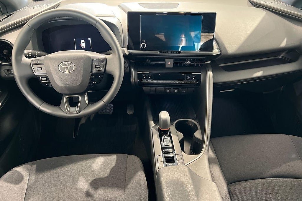 Vehicle Image 10