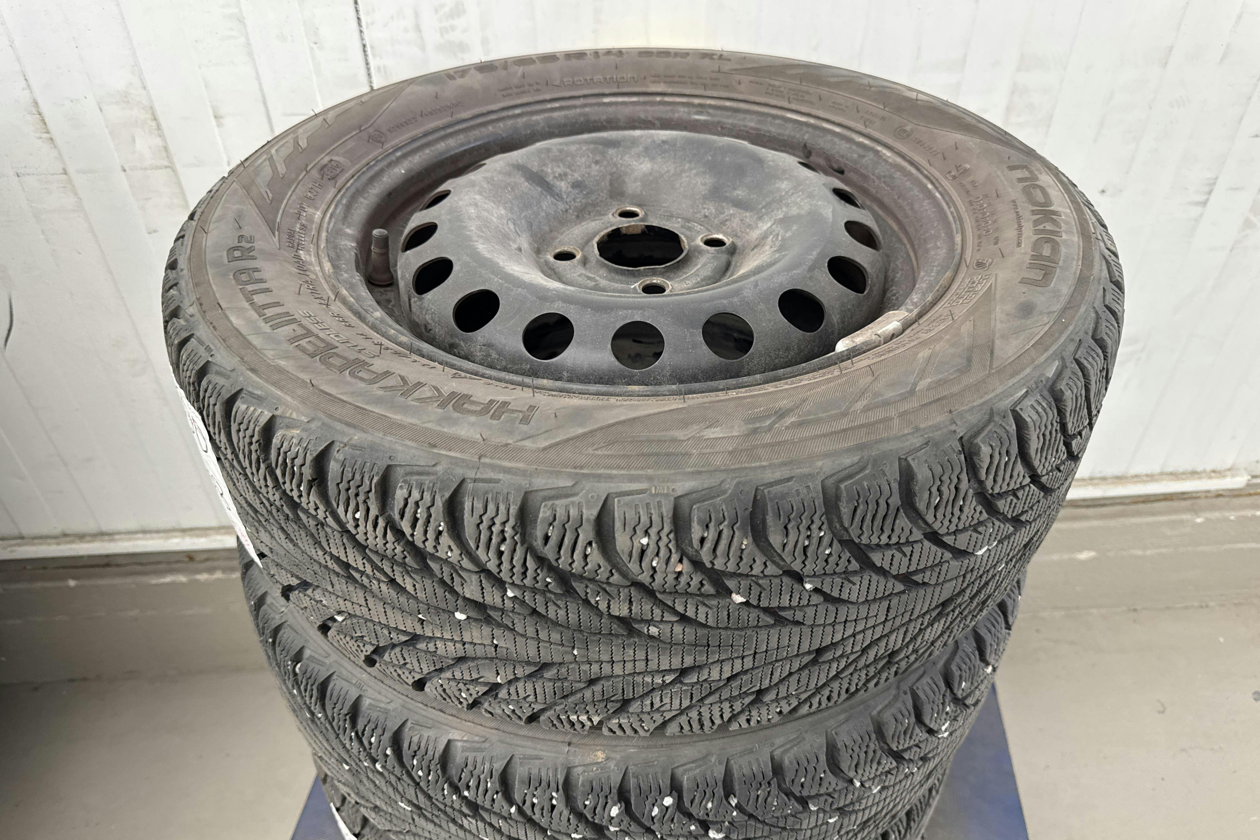Vehicle Image 15