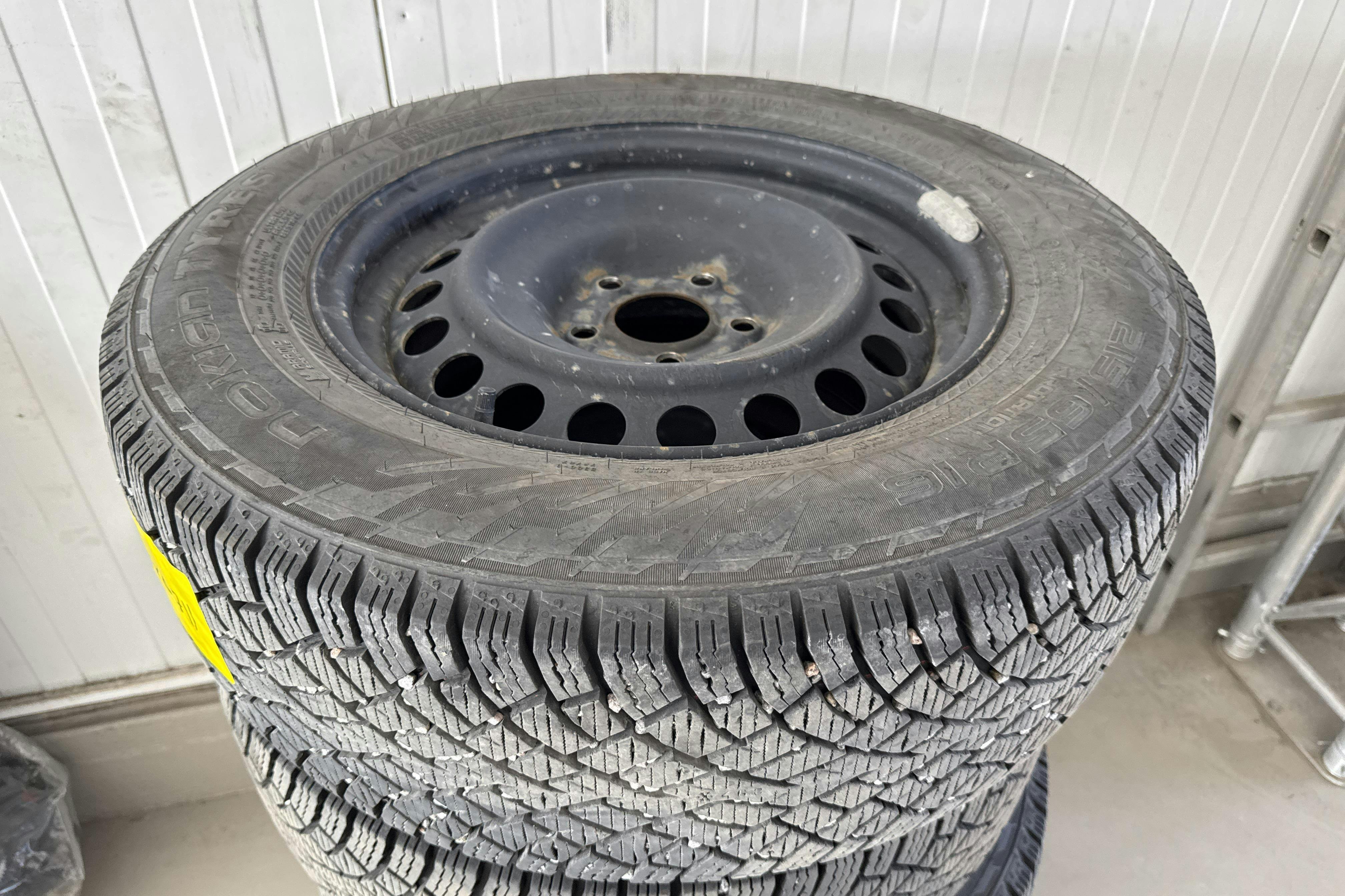 Vehicle Image 15
