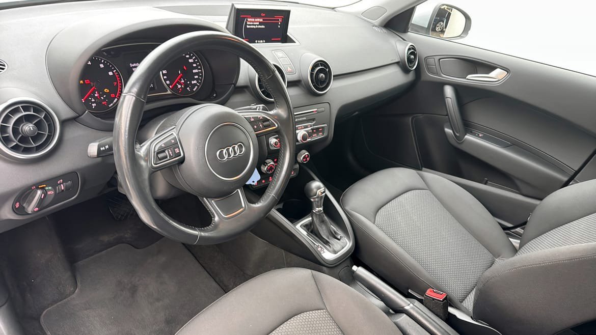 Vehicle Image 7