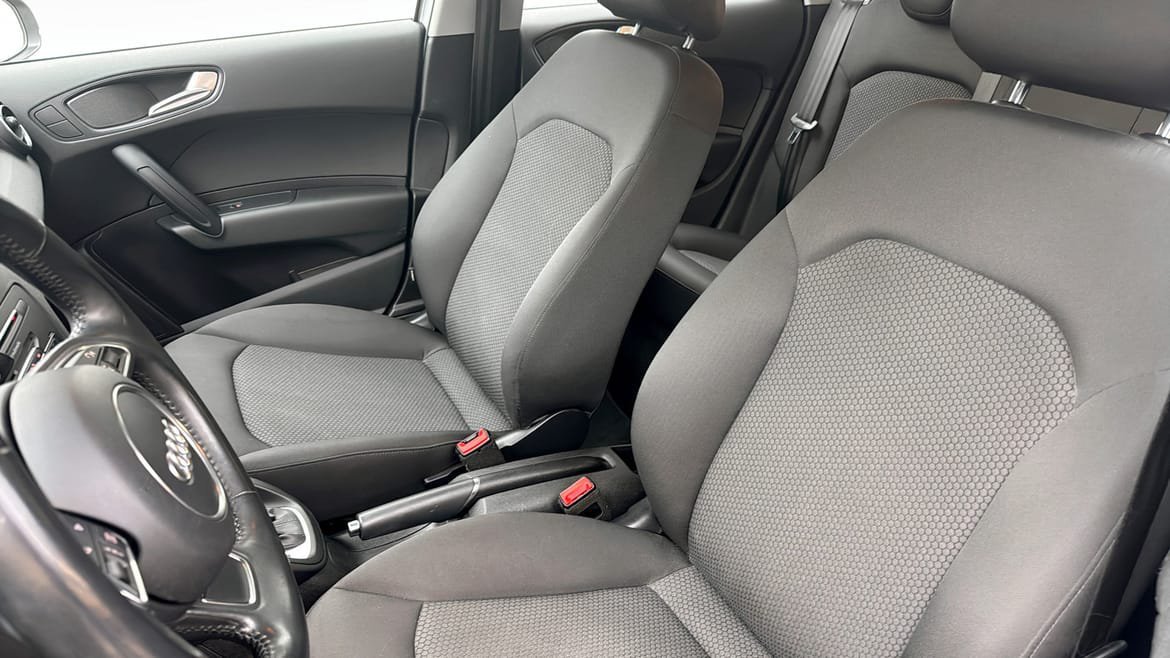 Vehicle Image 8