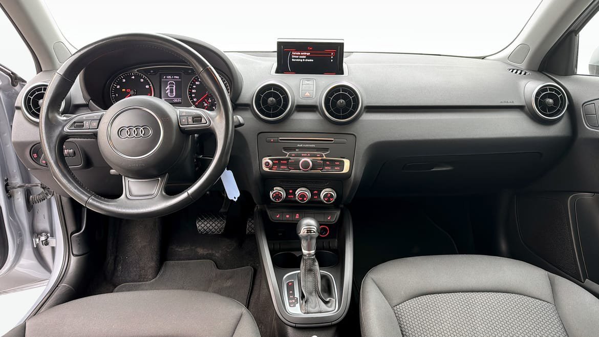 Vehicle Image 10