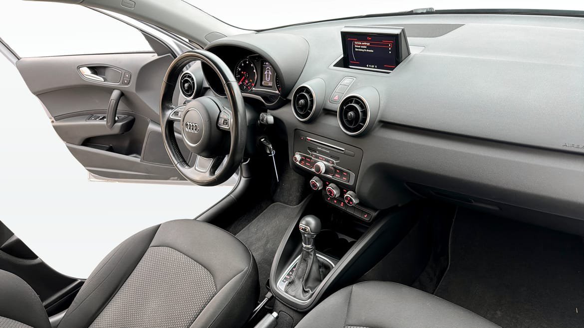 Vehicle Image 11