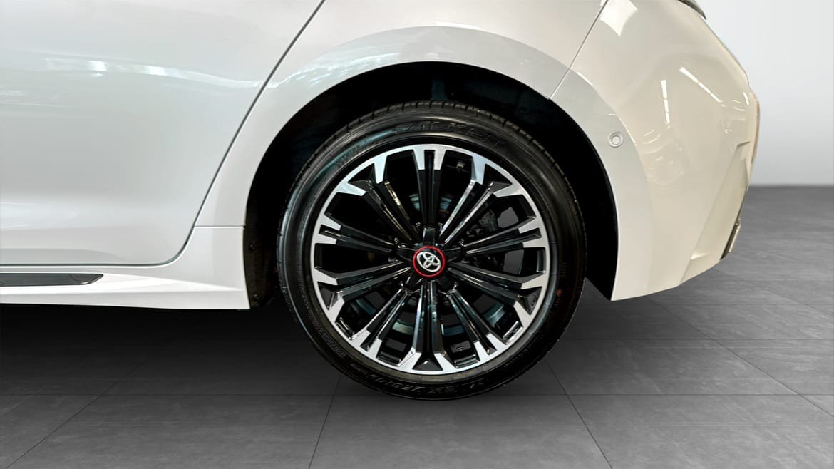 Vehicle Image 6