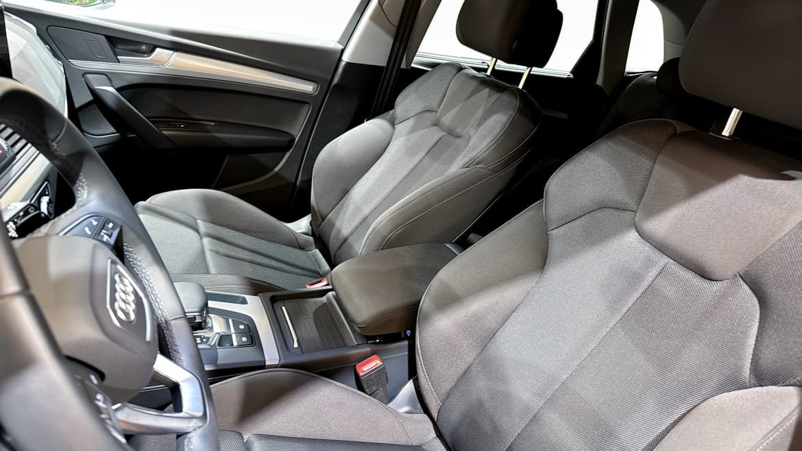 Vehicle Image 8