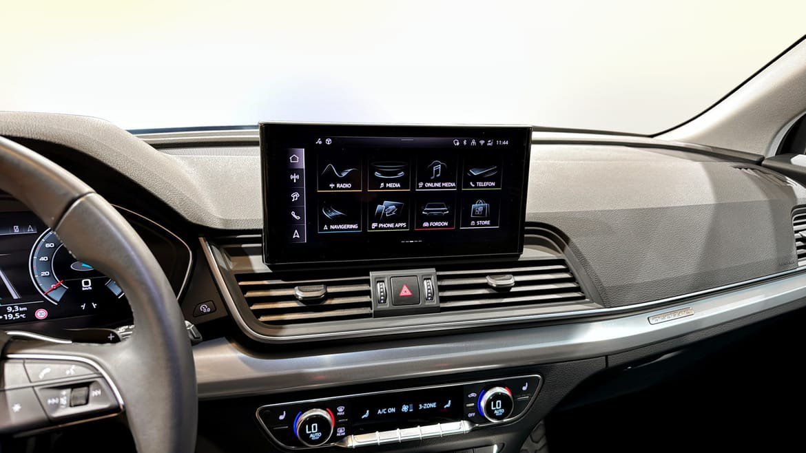 Vehicle Image 9