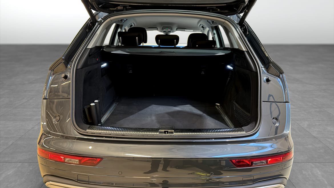Vehicle Image 12