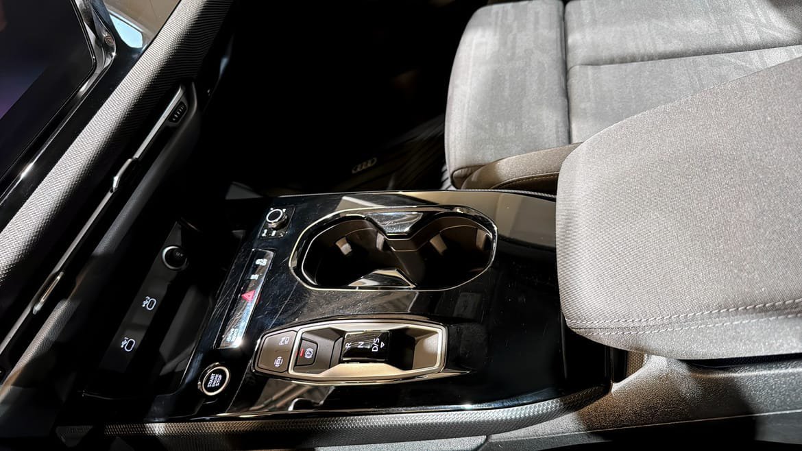 Vehicle Image 21
