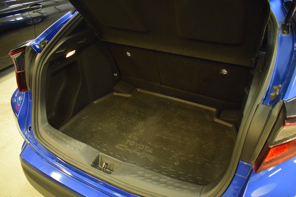 Vehicle Image 12