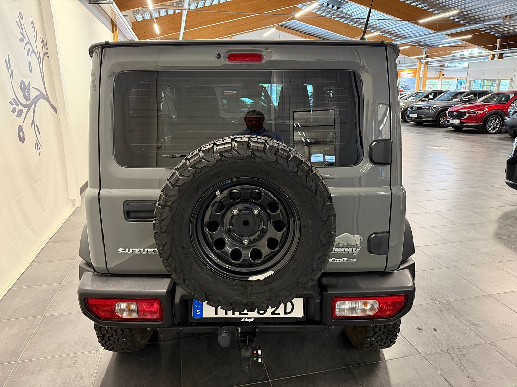 Vehicle Image 4