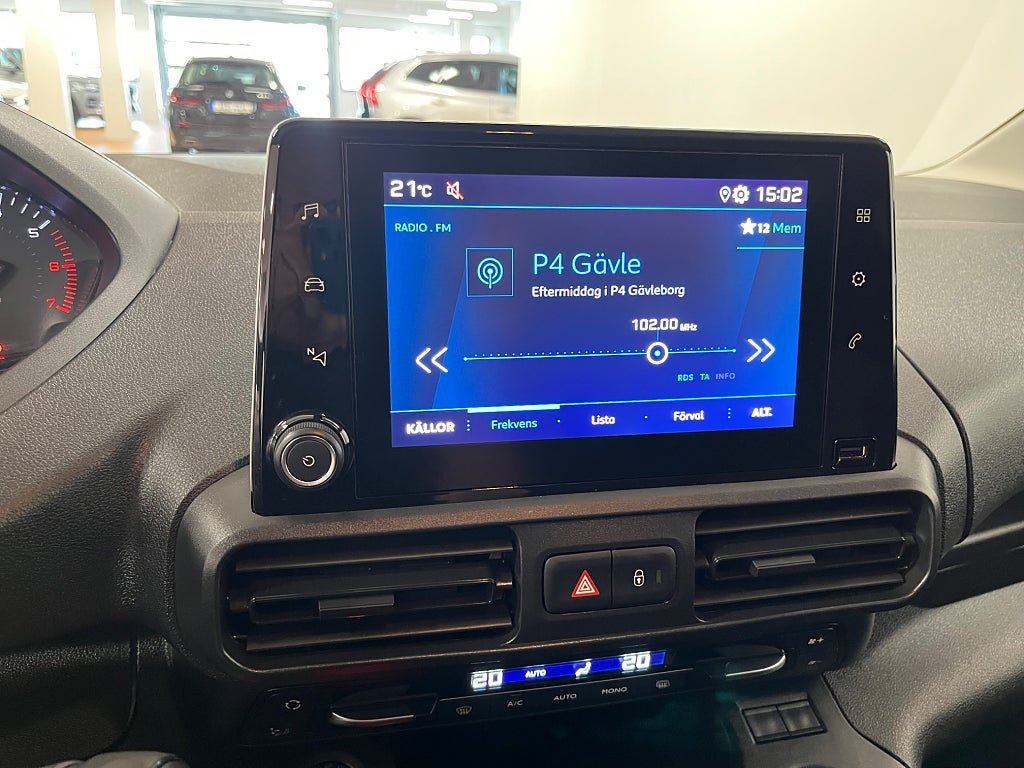 Vehicle Image 18