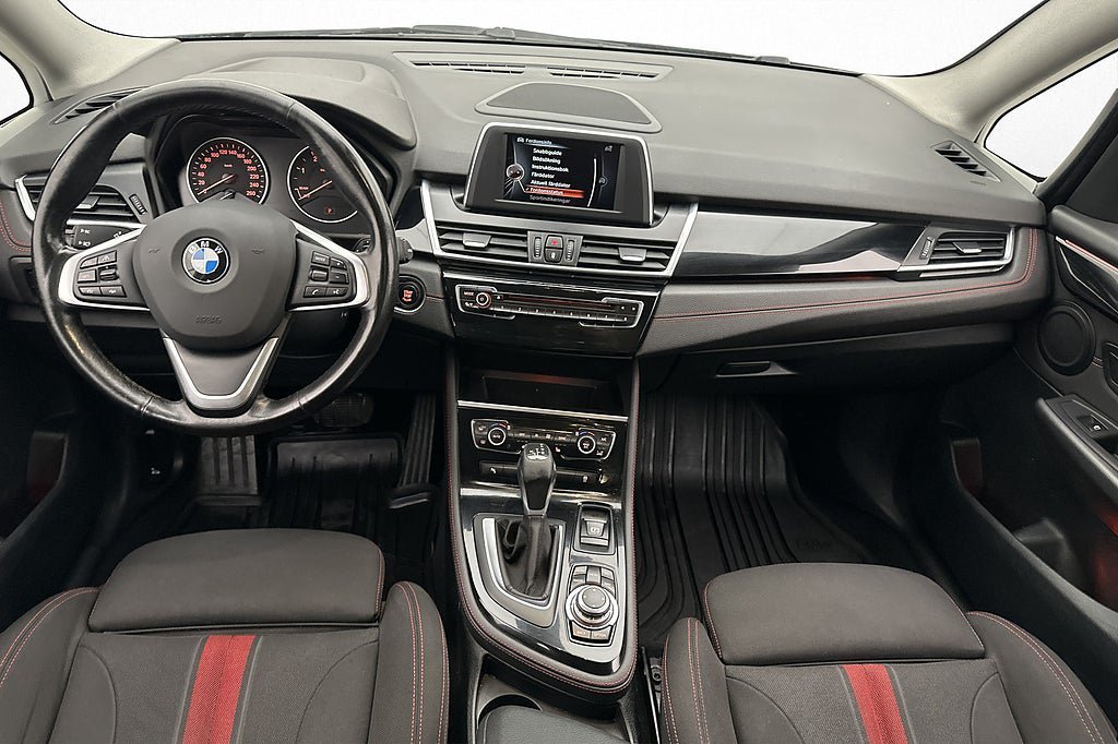 Vehicle Image 12